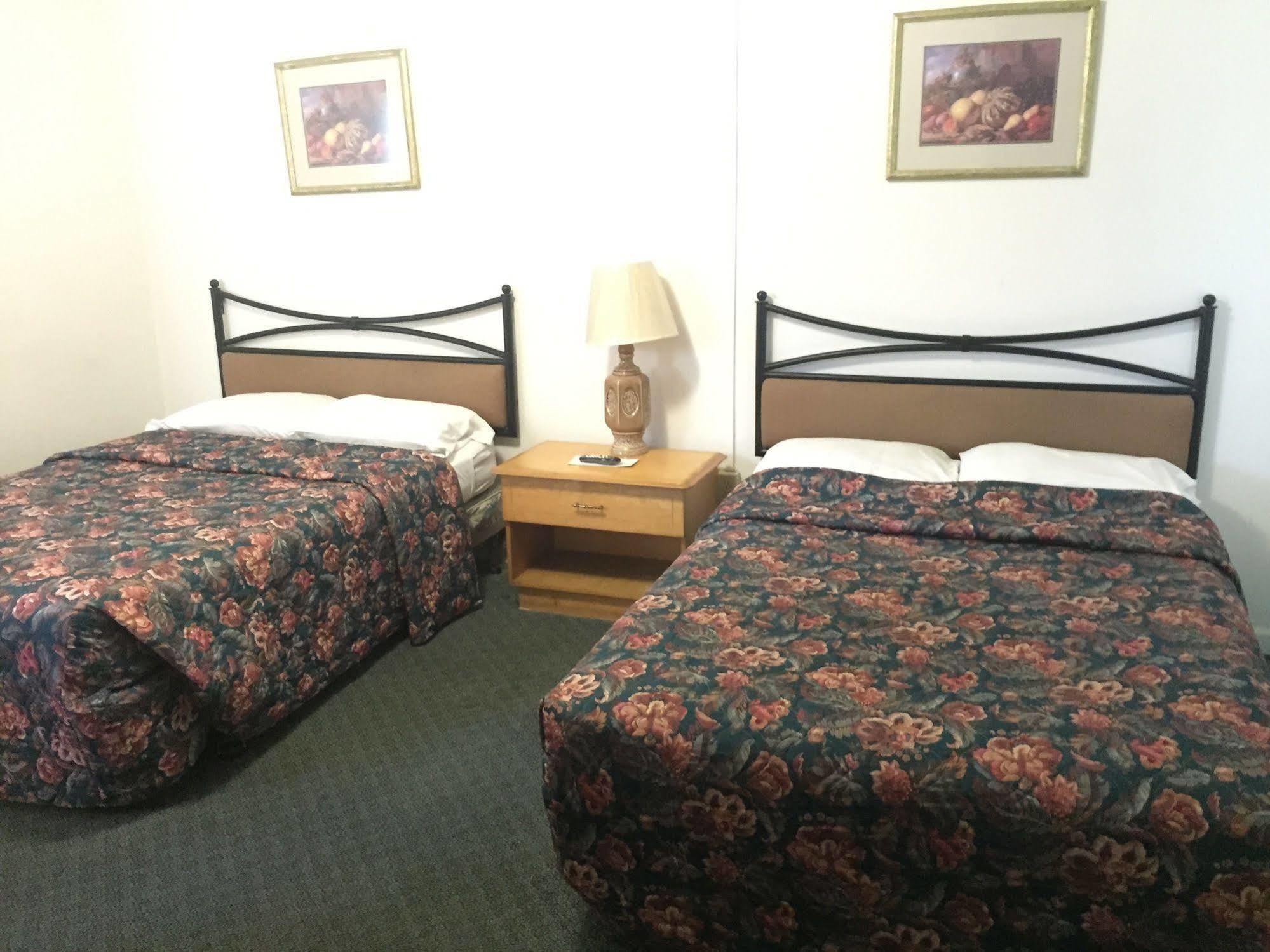 Travel Inn Of Себринг Екстериор снимка