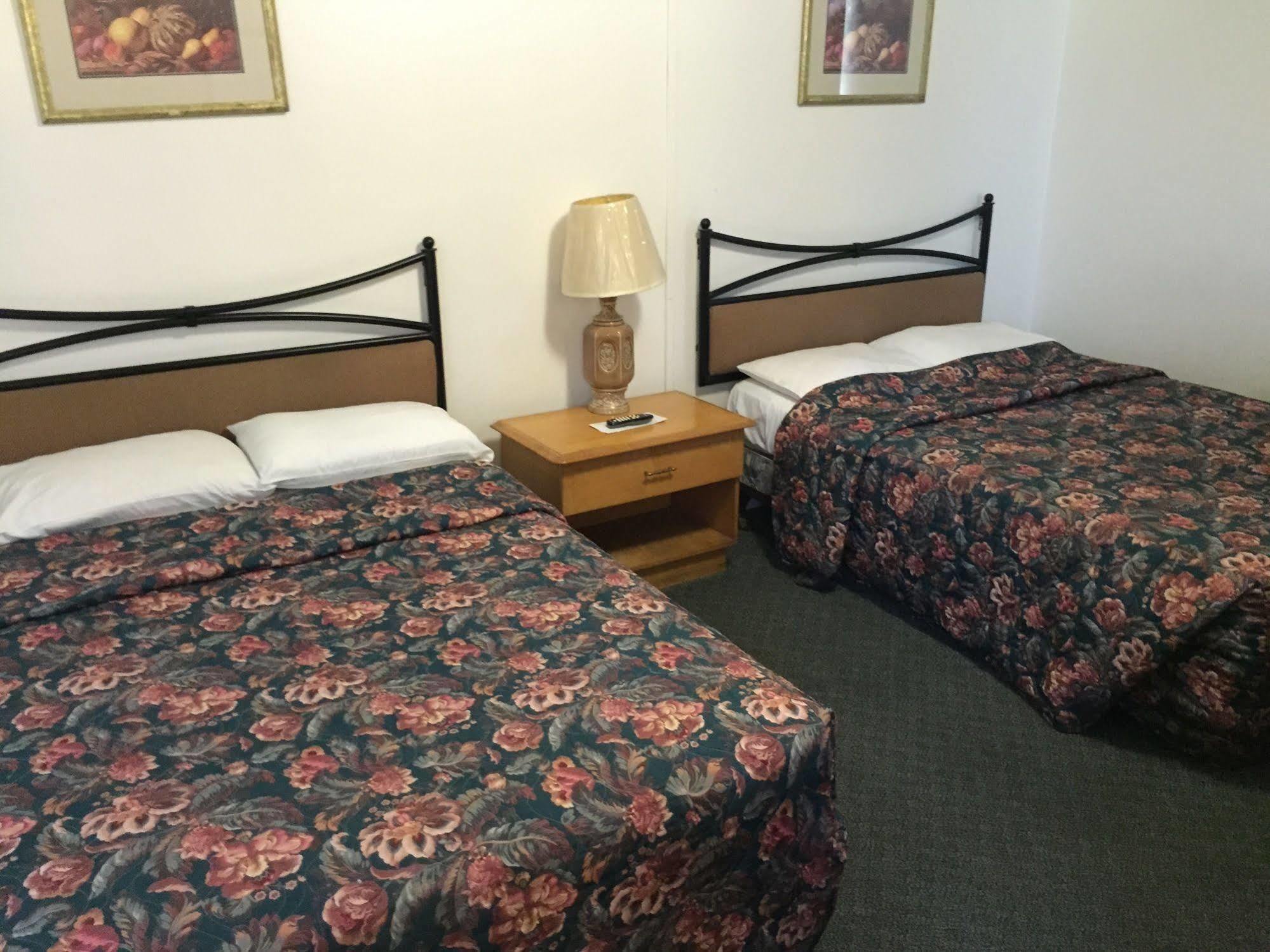 Travel Inn Of Себринг Екстериор снимка