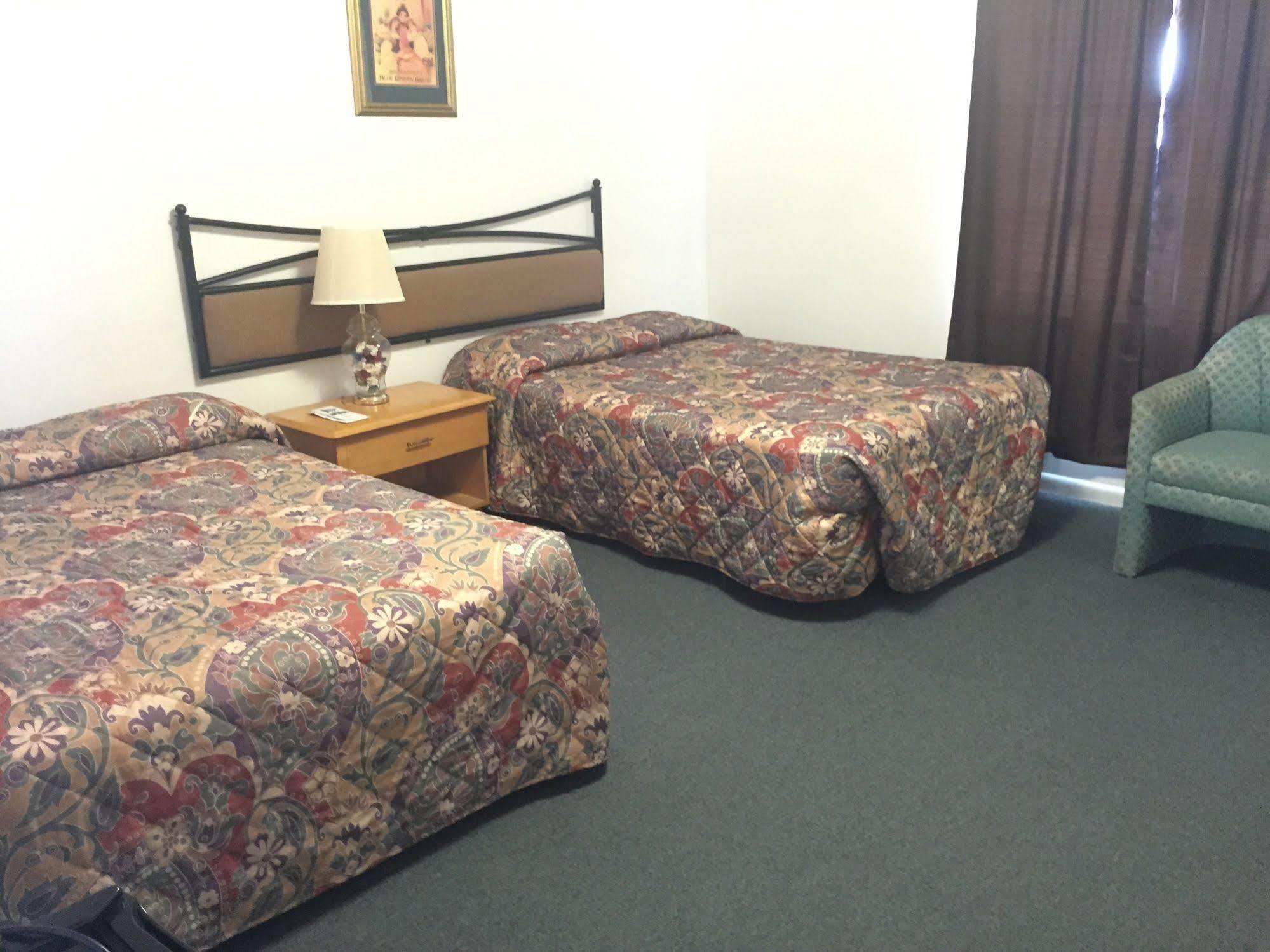 Travel Inn Of Себринг Екстериор снимка