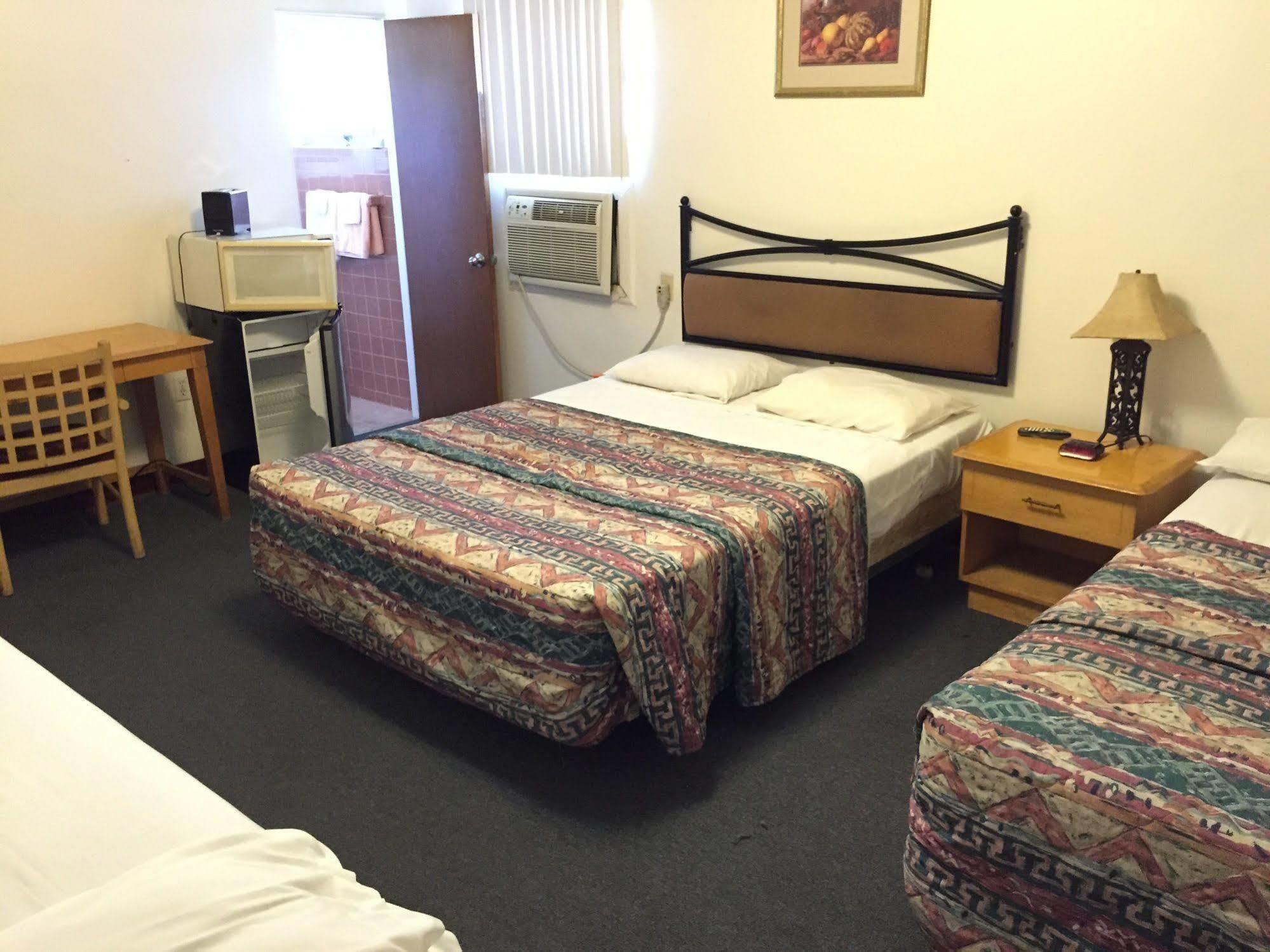Travel Inn Of Себринг Екстериор снимка