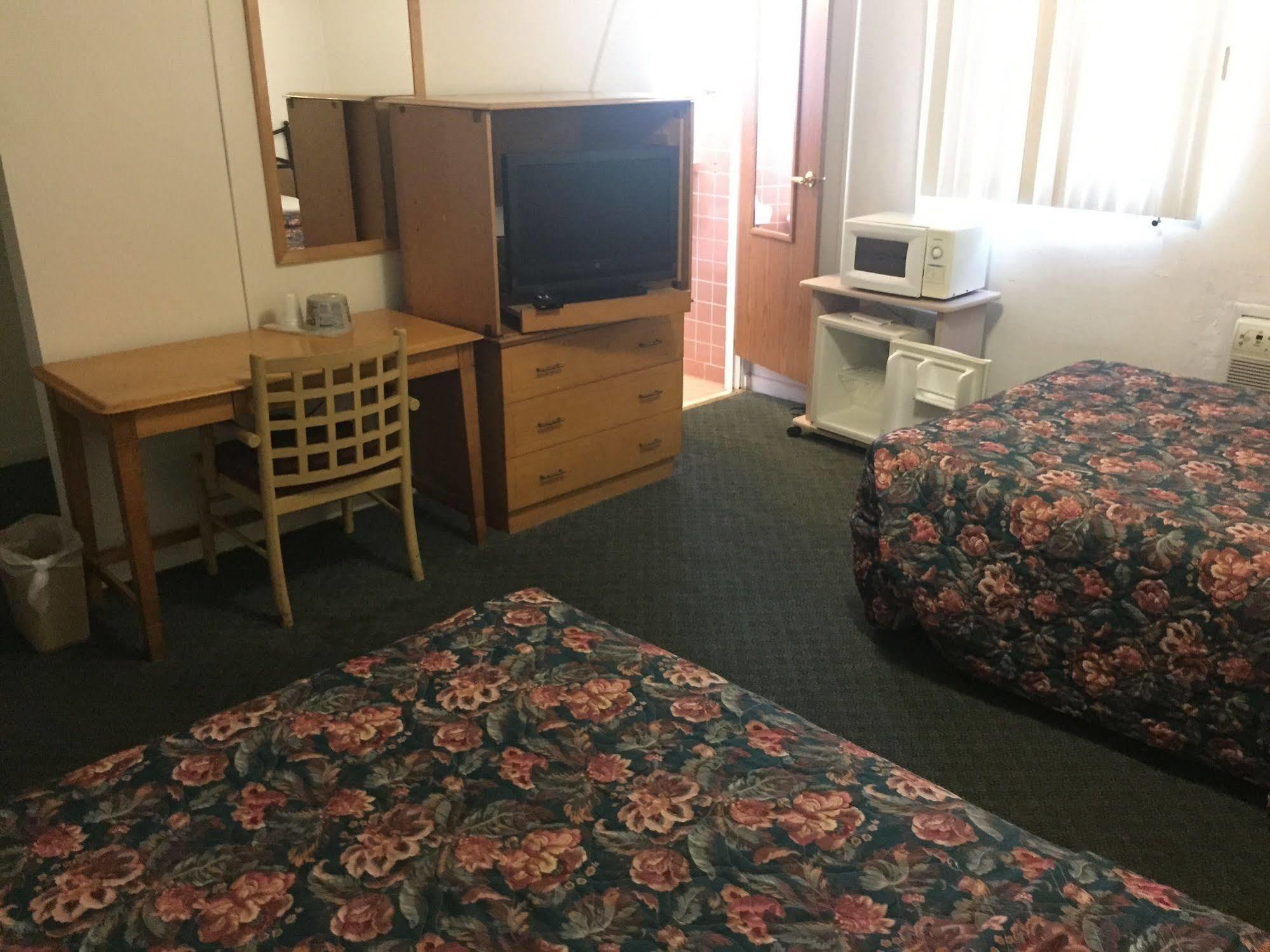 Travel Inn Of Себринг Екстериор снимка