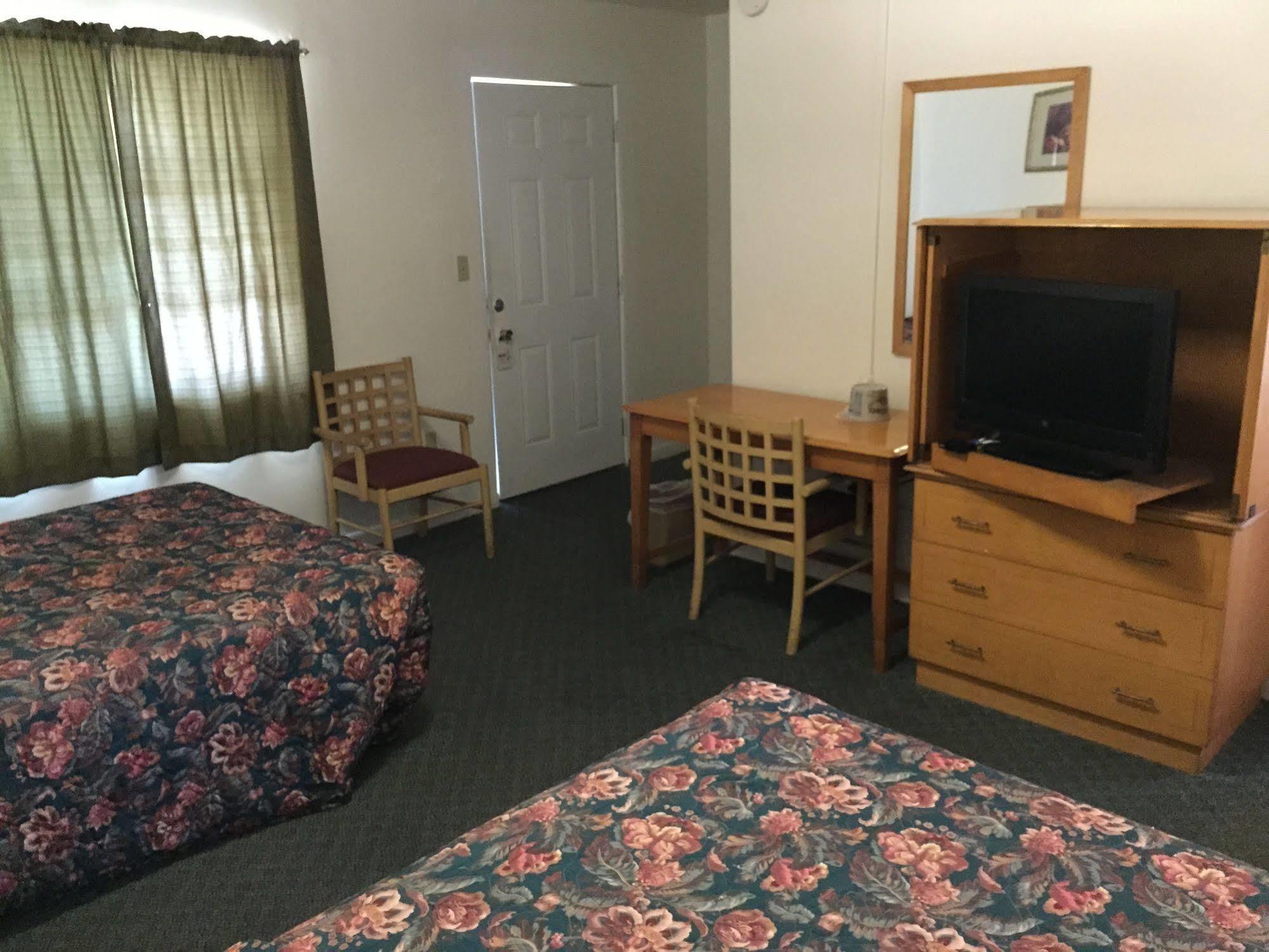 Travel Inn Of Себринг Екстериор снимка
